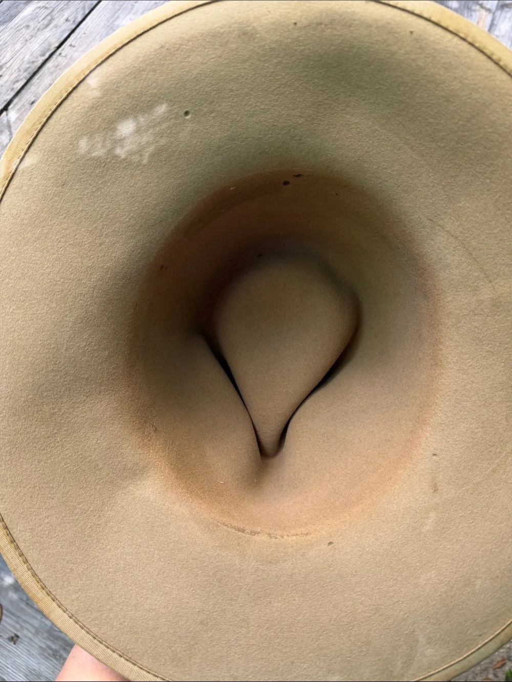Vintage Wide Brim Felt Fedora with Decorative Band - Beige